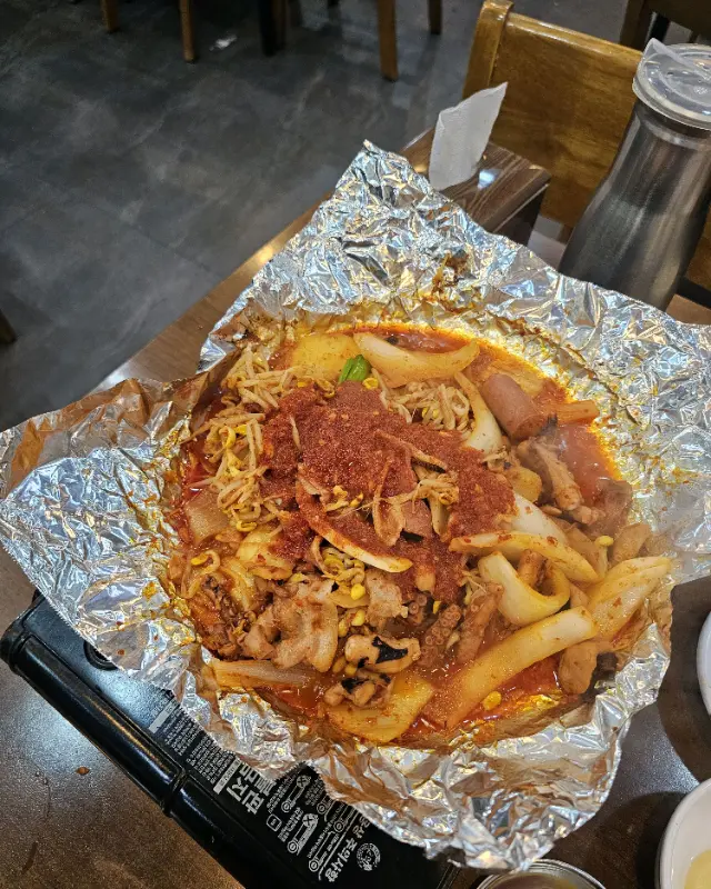 베이컨 쏘세지구이와 낙지볶음