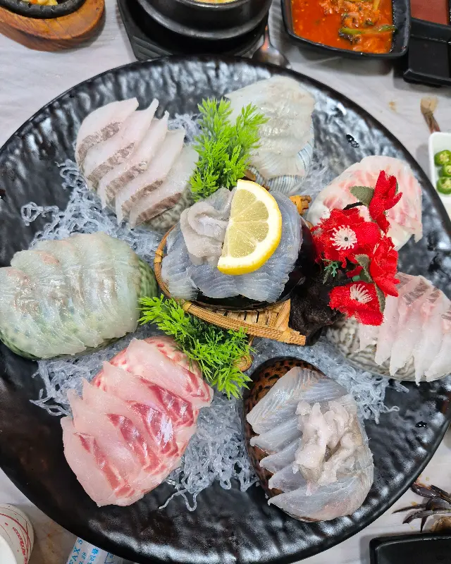 신선함이 느껴지는 모듬회