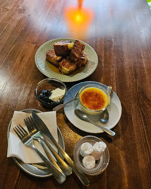 프렌치토스트, 크림 브륄레 등 다양한 디저트