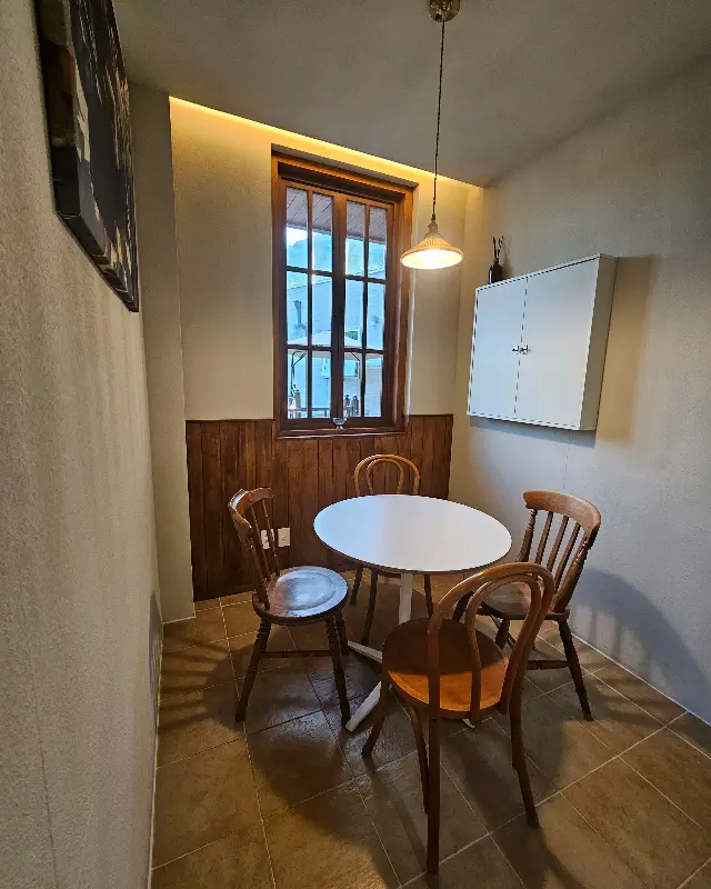 어나더데이지 1층 내부