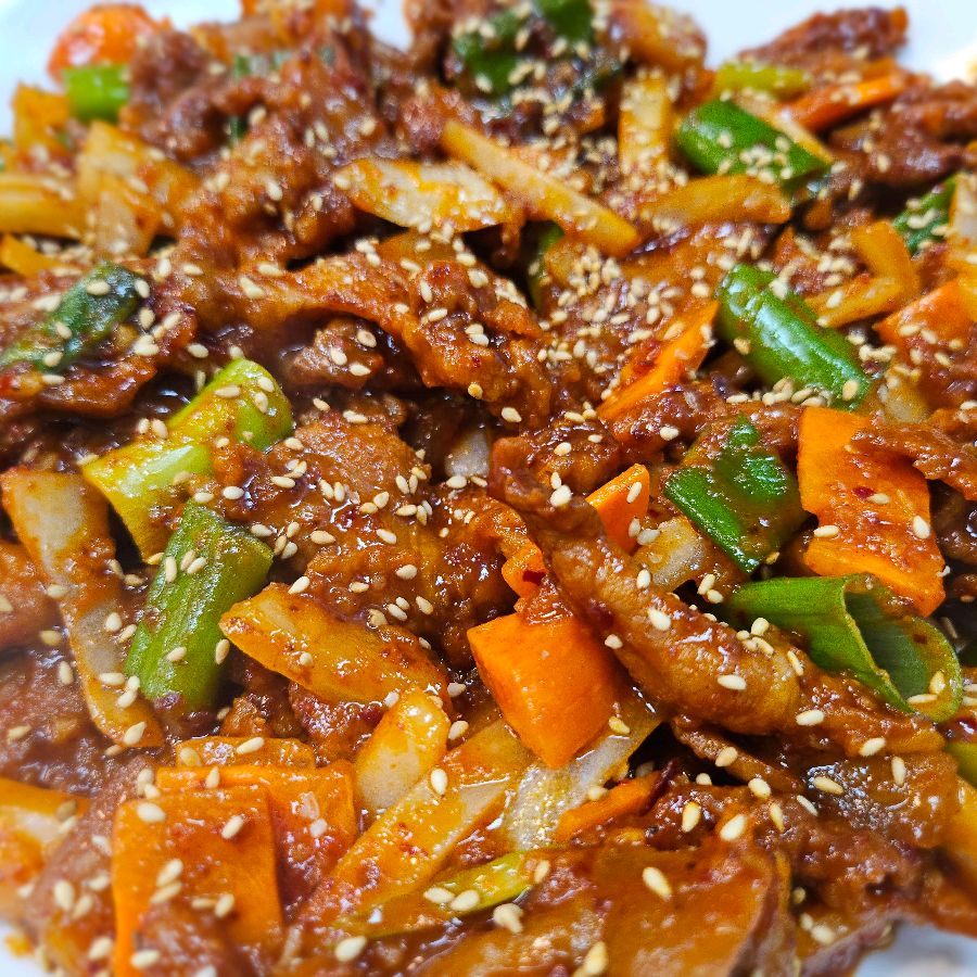 푸짐하게 차려진 한상차림