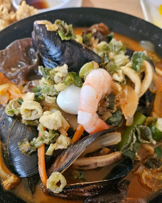 해산물이 듬뿍 들어간 짬뽕