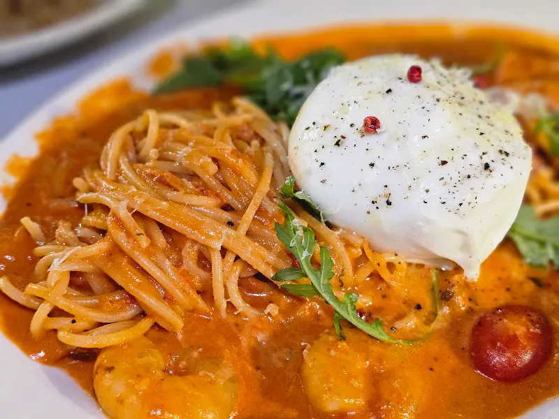 로제 새우 부라타치즈파스타의 아름다운 비주얼