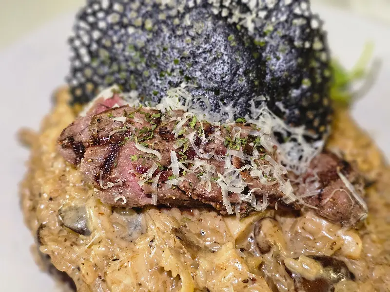 스테이크와 트러플 머쉬룸 리조또의 만남