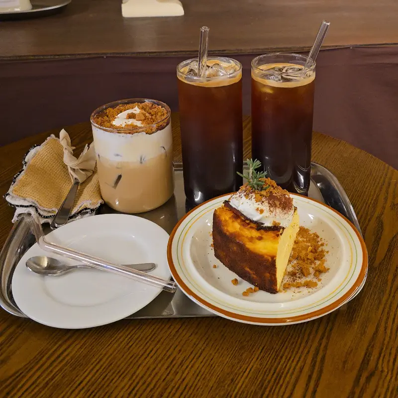 반딧불이 커피와 디저트