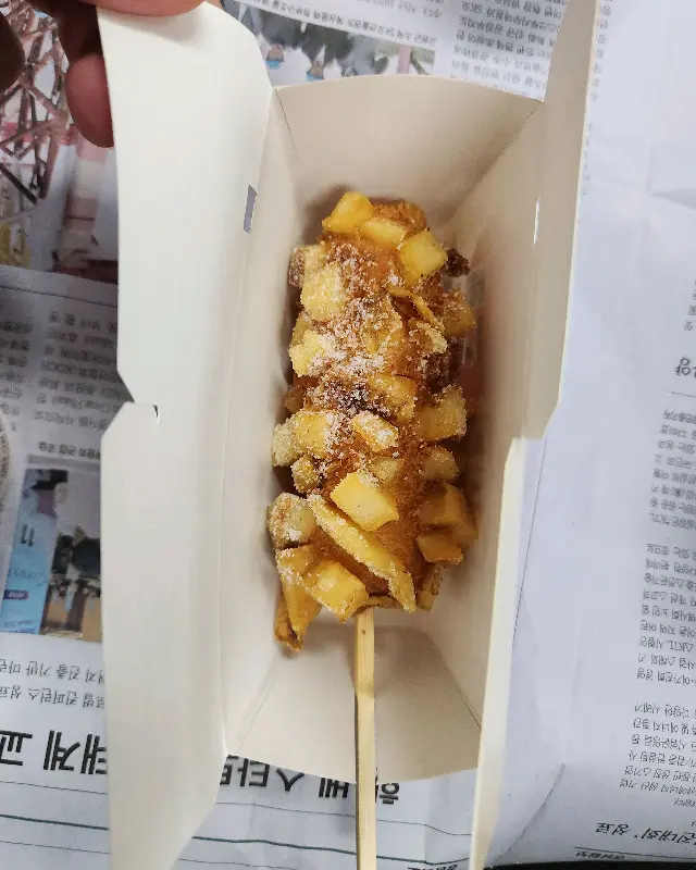 포장된 감자 핫도그