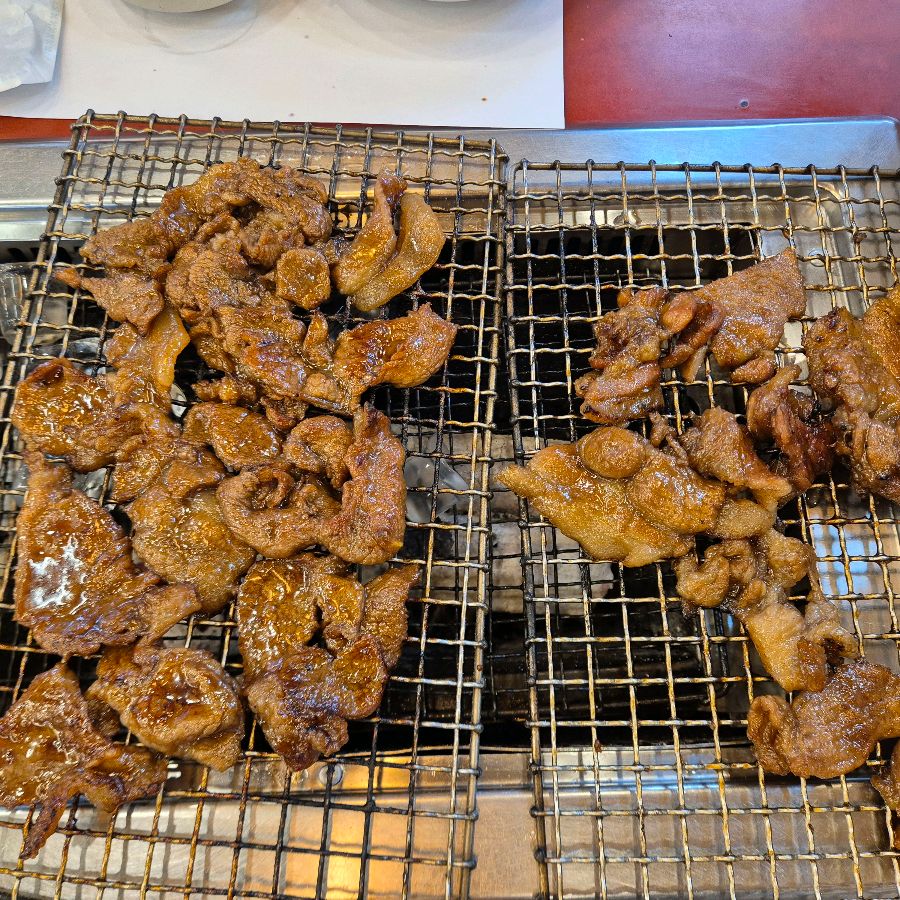 맛있게 구워진 돼지갈비