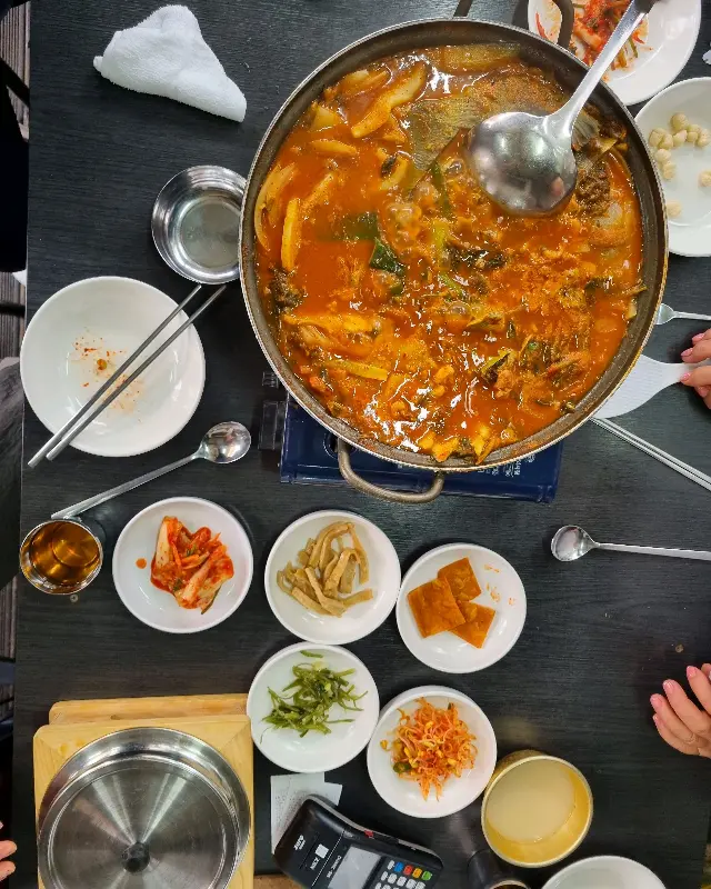 매운탕 전체 상차림