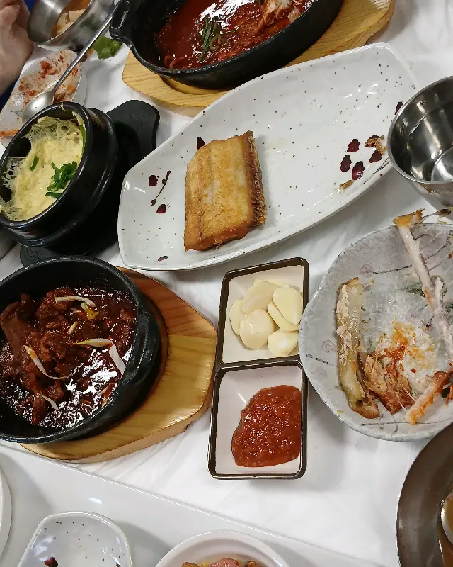 푸짐한 갈치 정식 한 상