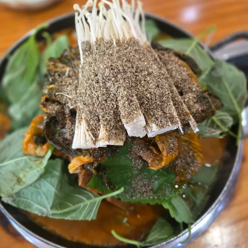 감자탕의 푸짐한 비주얼