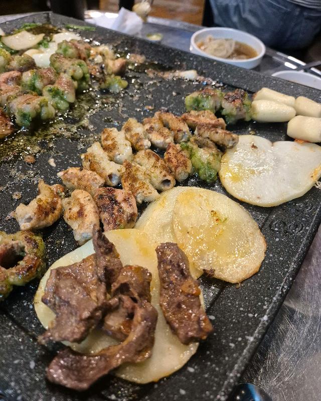 곱창 기름에 볶아 더욱 맛있는 볶음밥