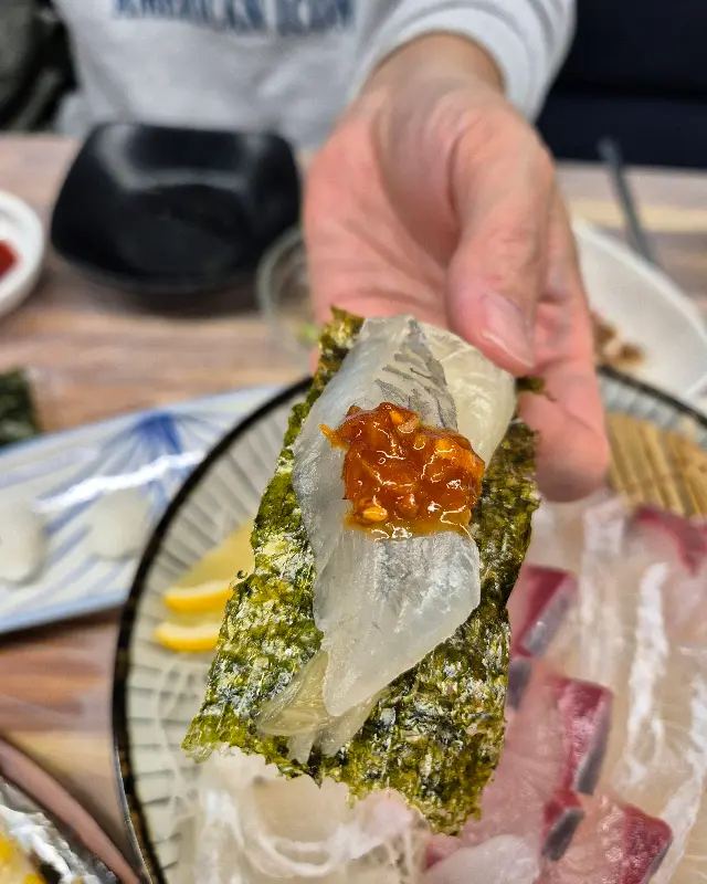 김에 싸 먹는 신선한 회