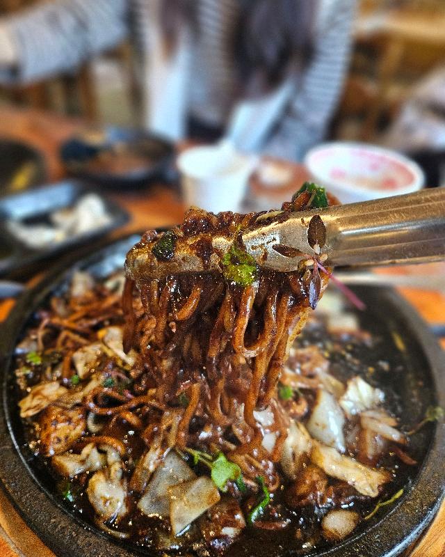 돌짜장 면발