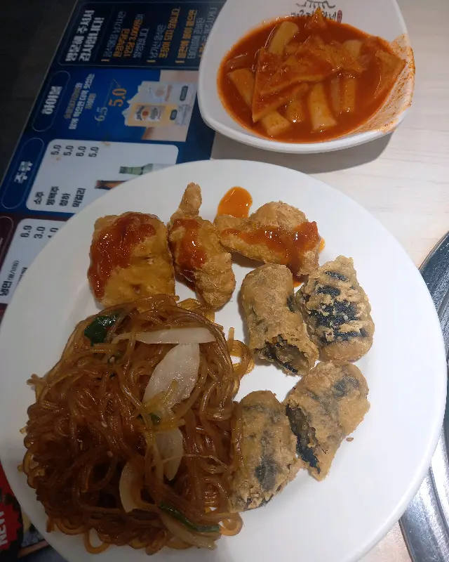 다양한 샐러드바 메뉴