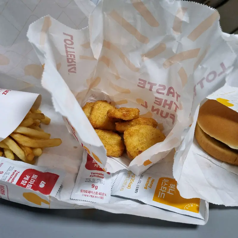 햄버거, 감자튀김, 치킨 너겟