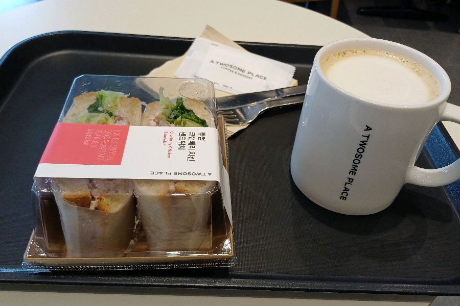 커피와 샌드위치