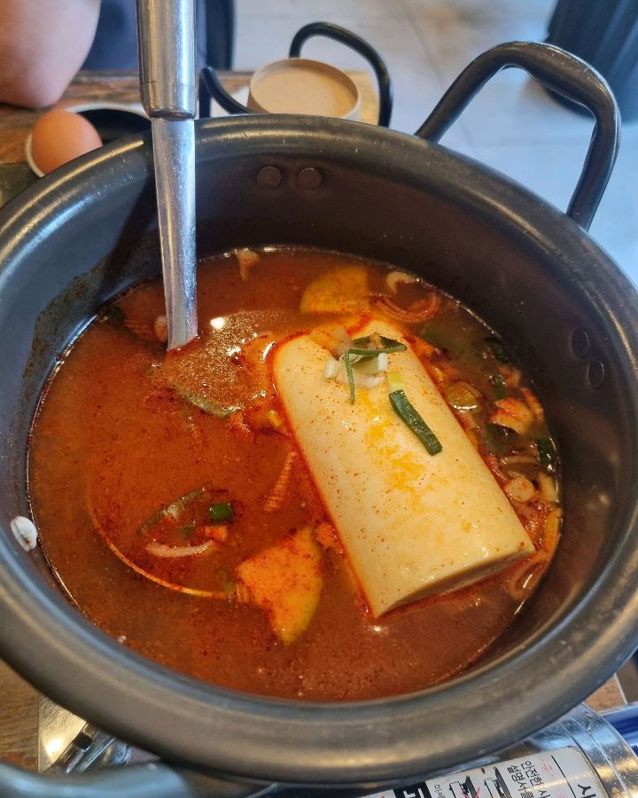 얼큰하고 시원한 순두부찌개