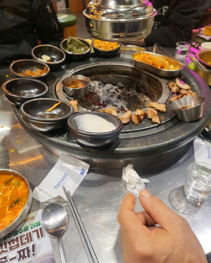 고기를 구워먹기 위한 완벽한 테이블 세팅