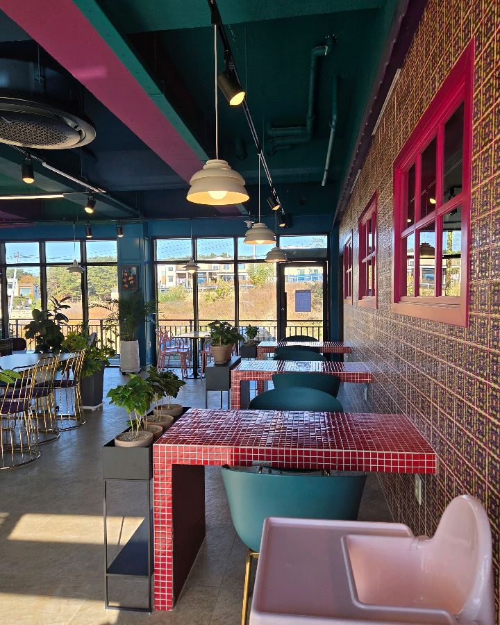 카페 내부 인테리어