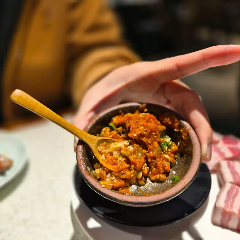 흑돼지와 찰떡궁합인 특제 소스