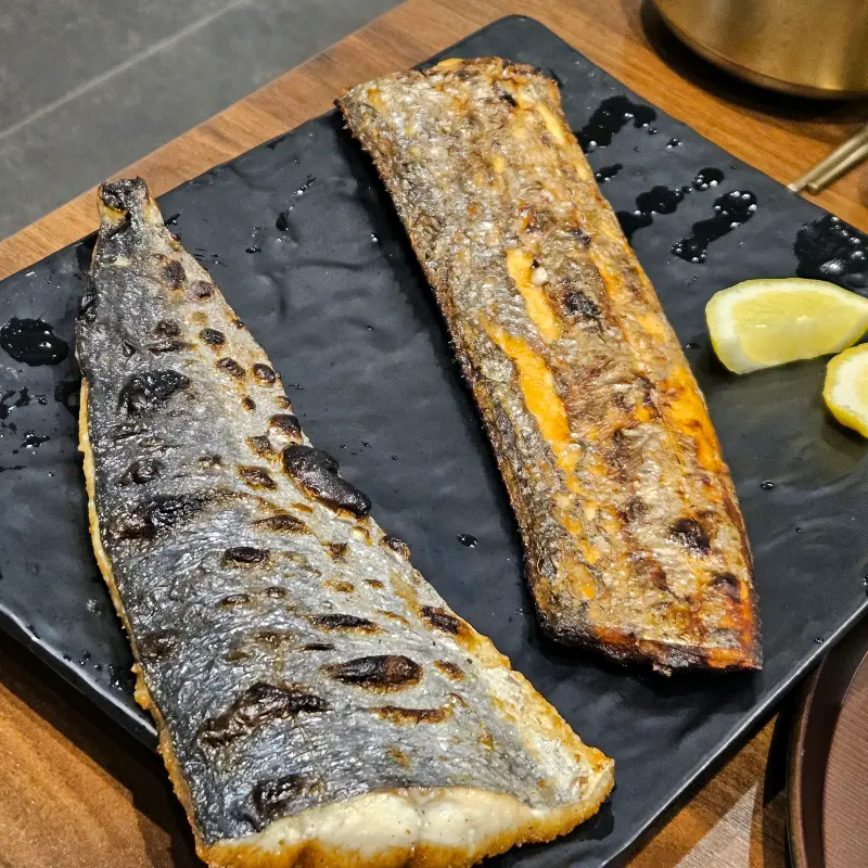 윤기가 흐르는 삼치구이