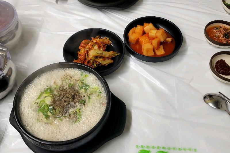 순대국과 밑반찬