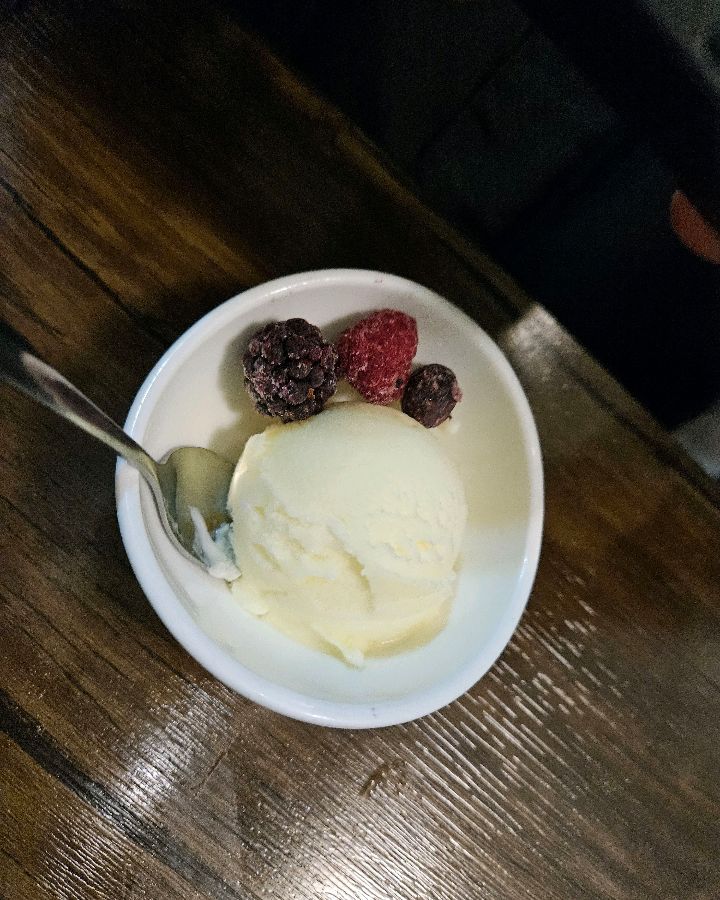 코스 요리 후식으로 제공되는 아이스크림