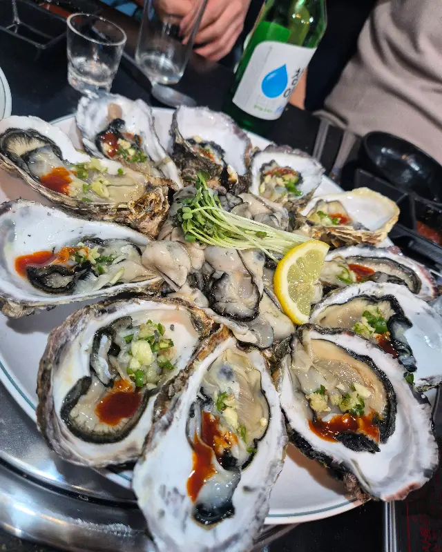 싱싱한 석화 한 접시