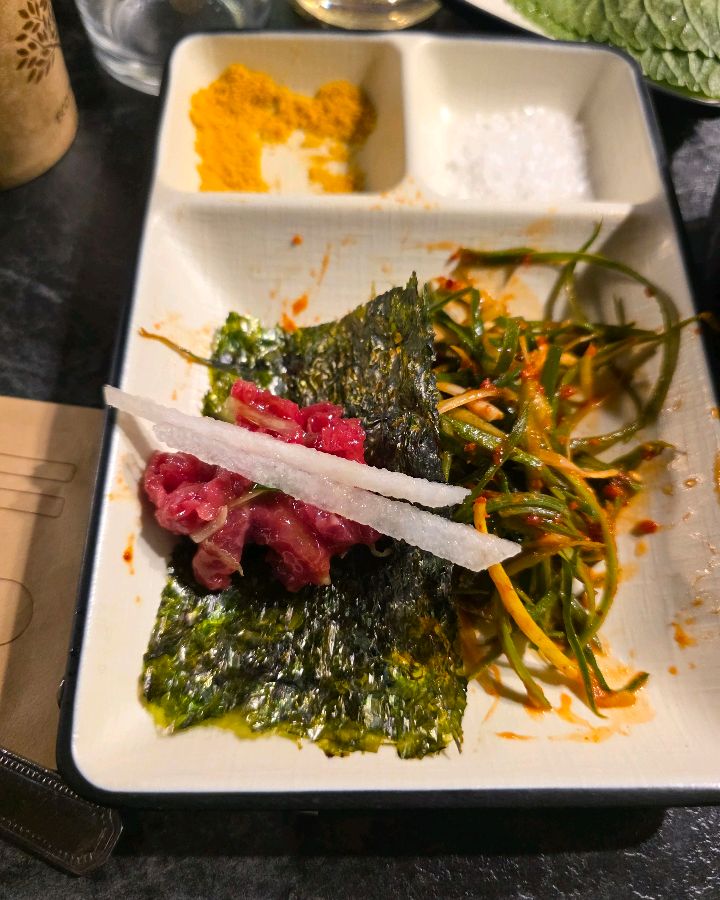 신선함이 느껴지는 육회