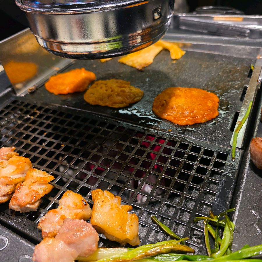 노릇하게 구워진 껍데기