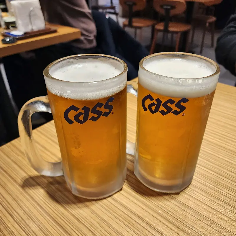 시원한 생맥주 두 잔