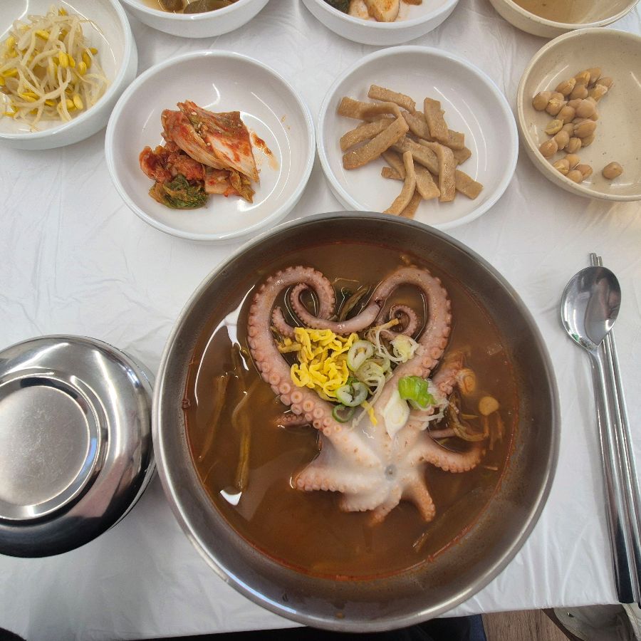 매콤한 낙지볶음