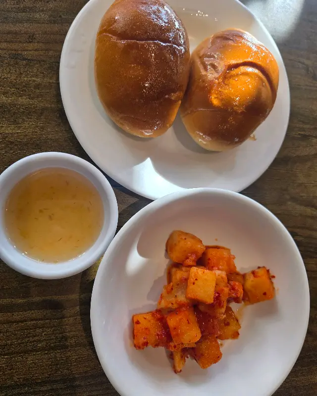 따뜻하고 폭신한 모닝빵