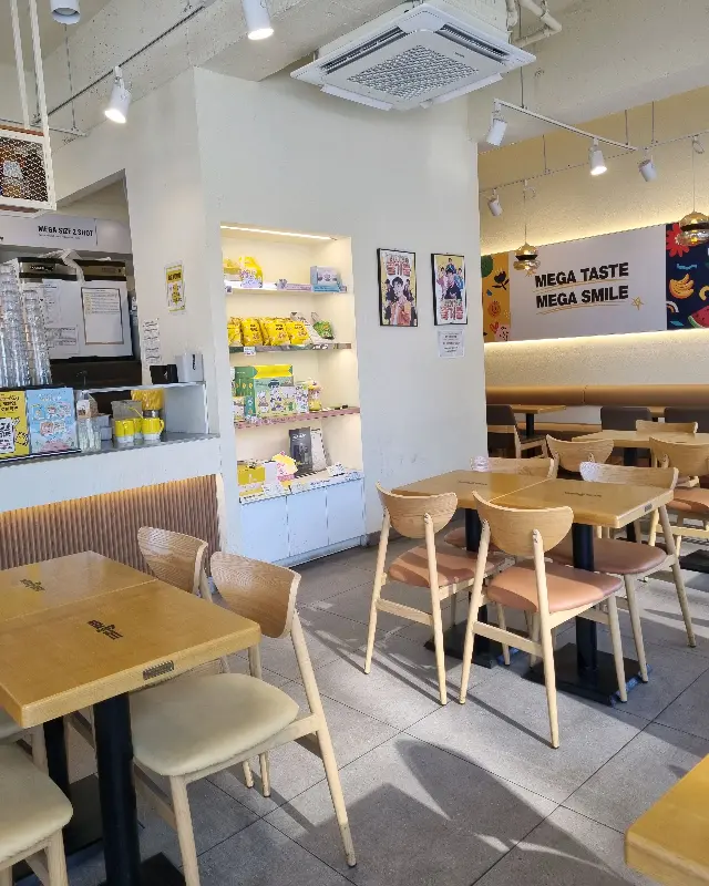 메가커피 내부 모습