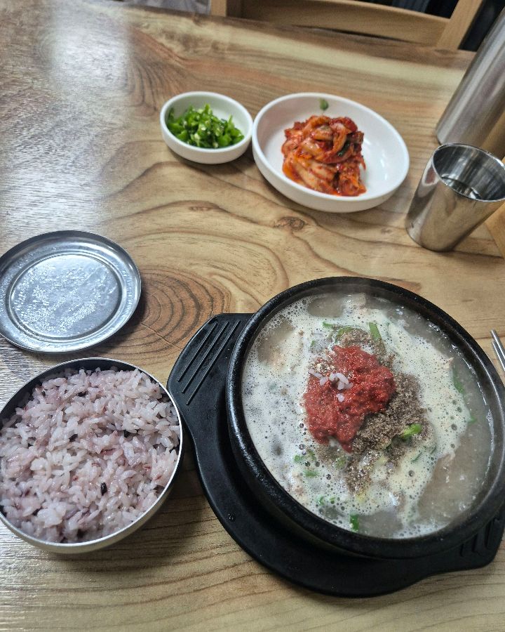 순대국, 밥, 김치, 깍두기 한 상 차림