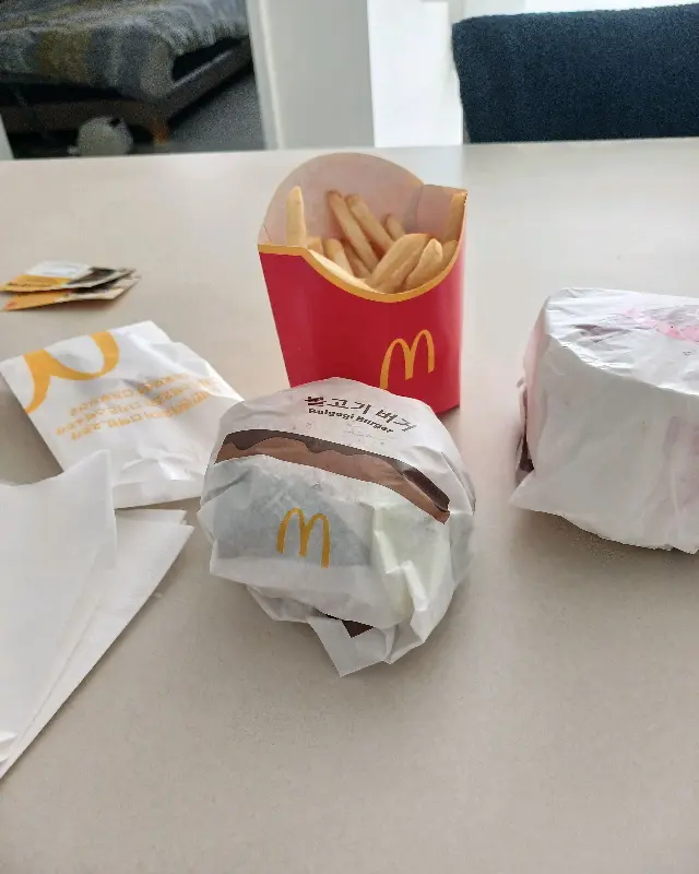 맥도날드 햄버거 세트