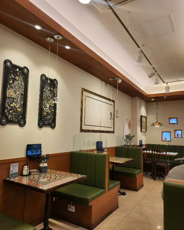 깔끔하게 정돈된 테이블 세팅