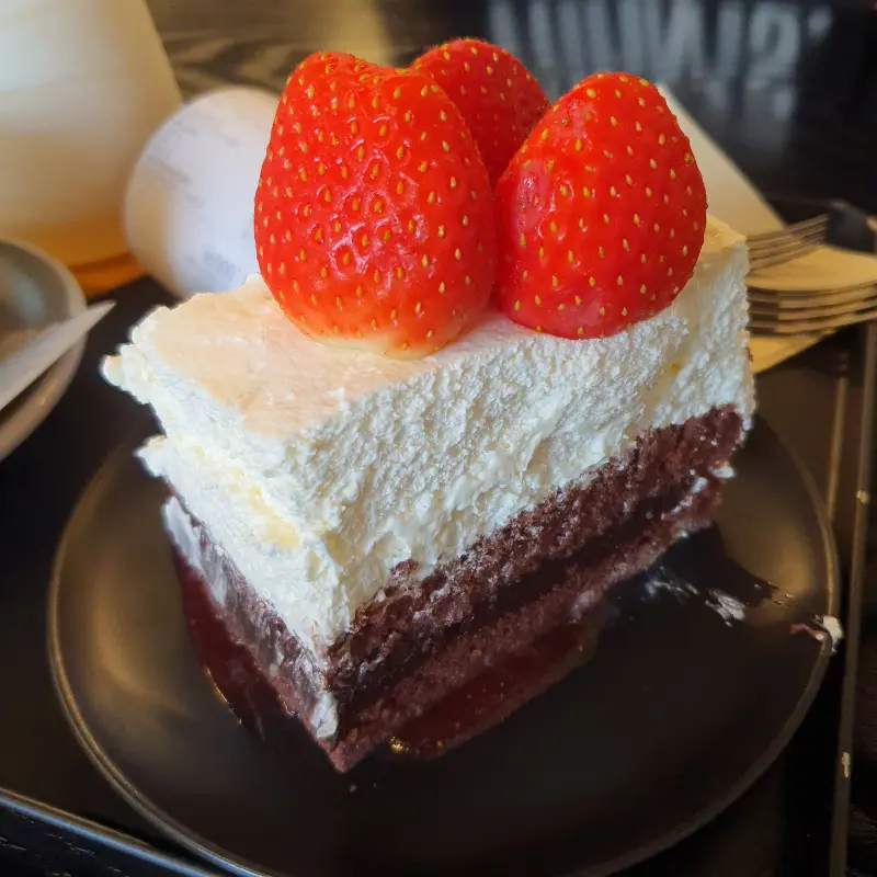 딸기 초코 트라이플 케이크