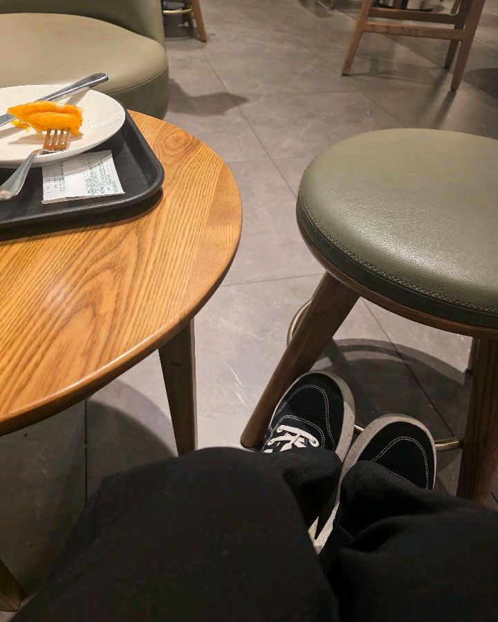 편안한 의자와 테이블