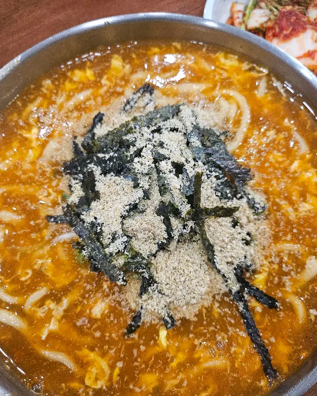 옹심이네 얼큰 감자 칼국수