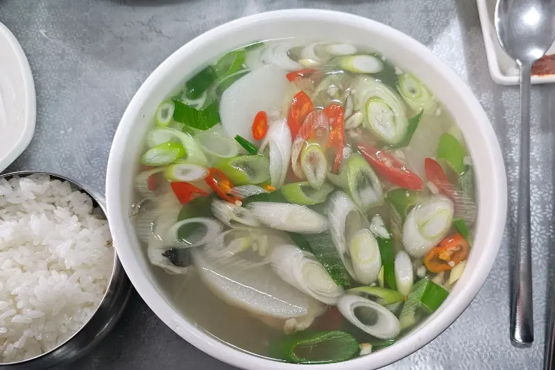 얼큰하고 시원한 국물이 일품인 명태탕