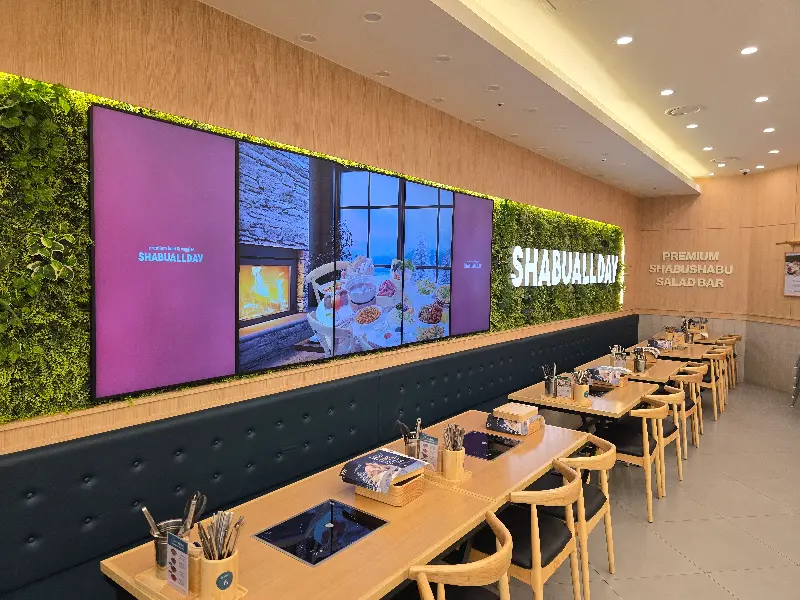 깔끔한 매장 인테리어