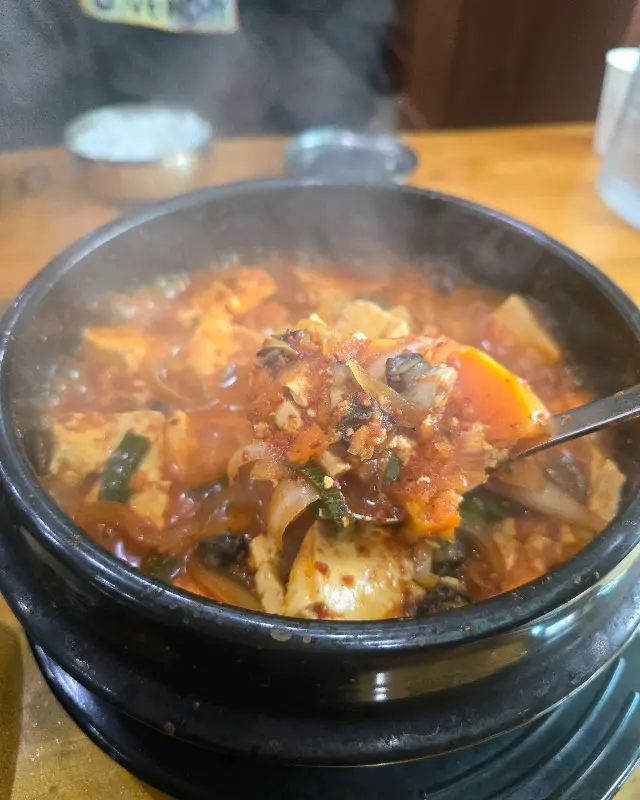 숟가락을 멈출 수 없는 두부조림