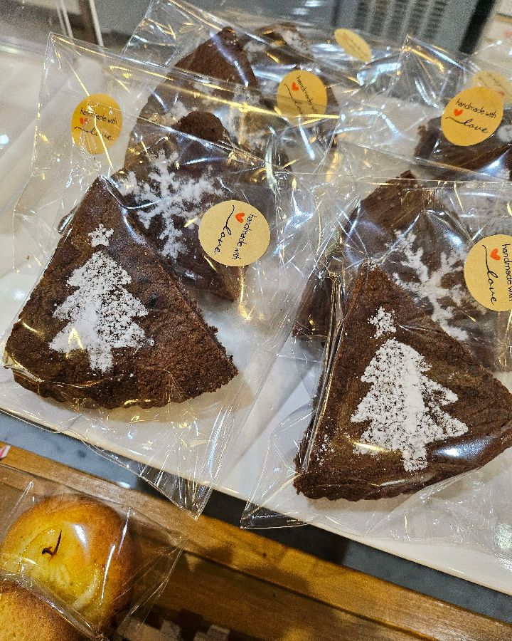 크리스마스 분위기가 물씬 풍기는 수제 쿠키