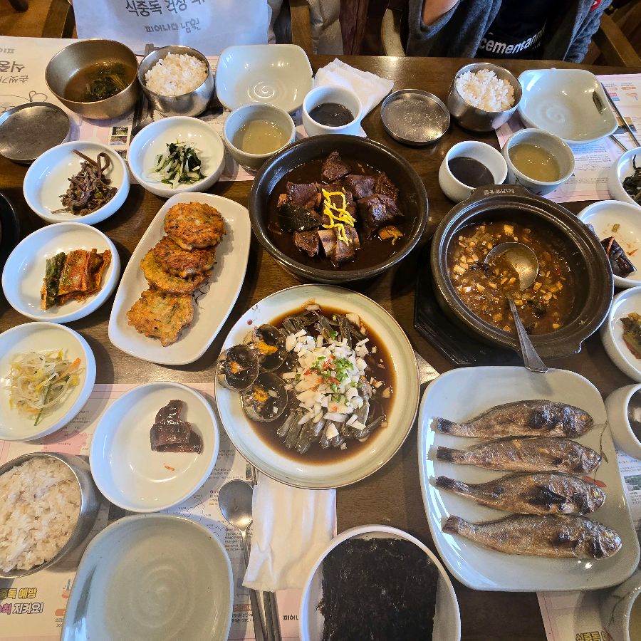 청학동회관의 한상차림 전체 모습