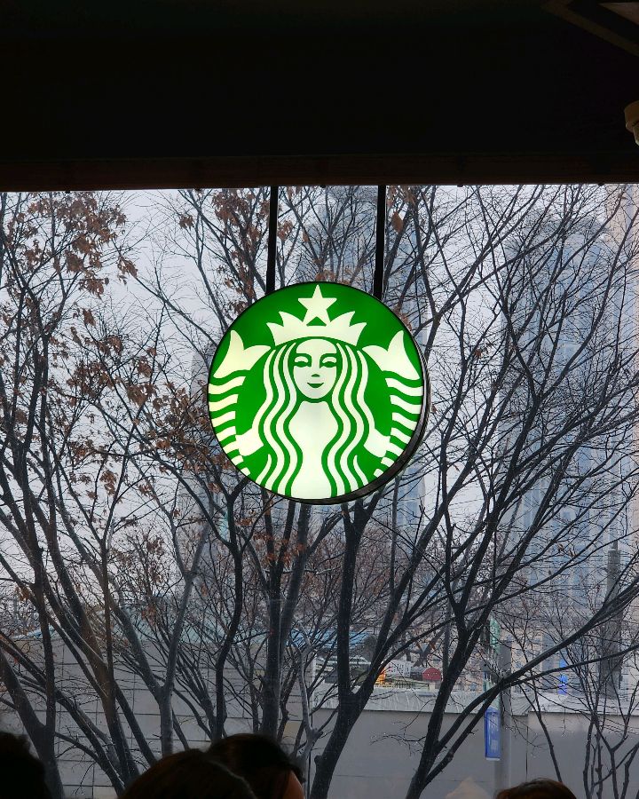 스타벅스 매장 내부