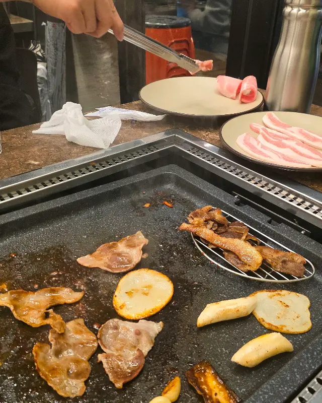 푸짐하게 차려진 한 상