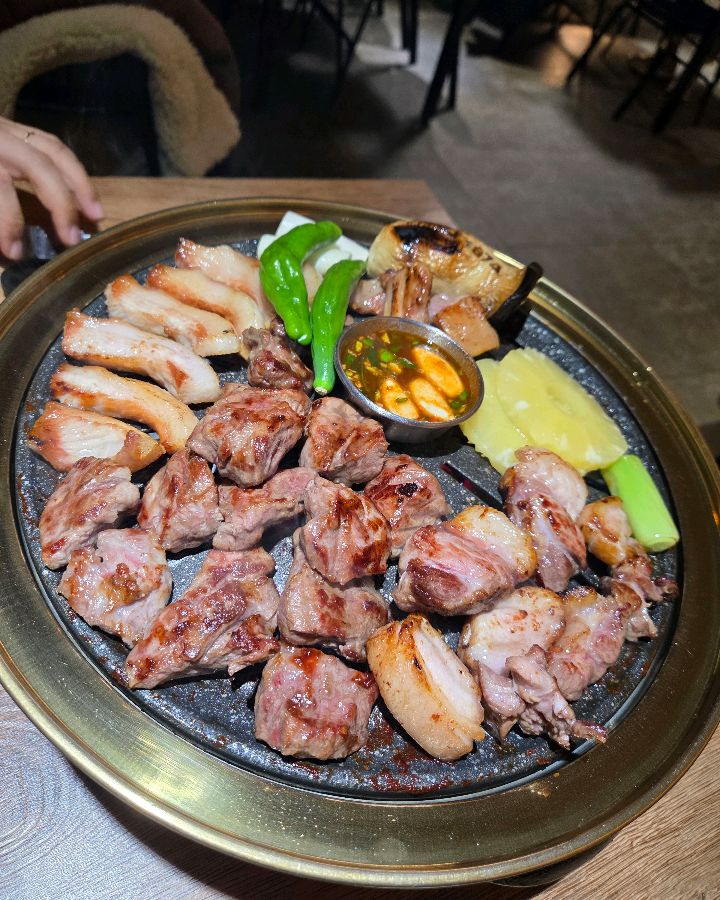 잘 구워진 고기