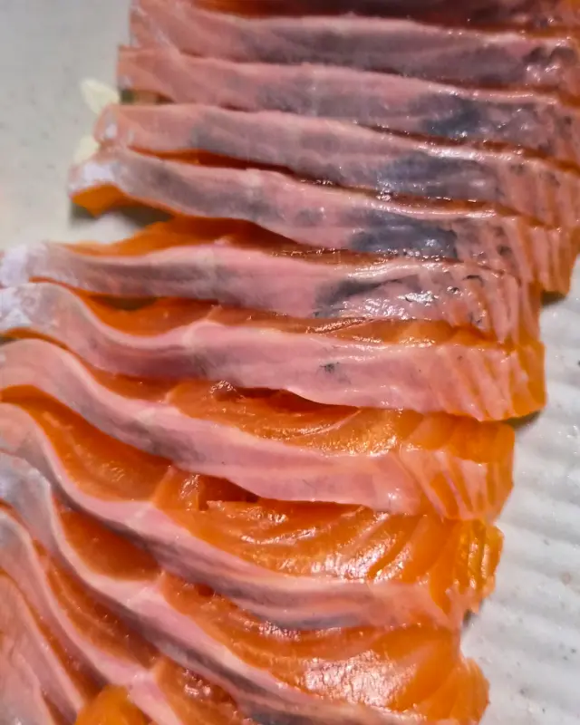 송어회 한 점의 아름다운 자태