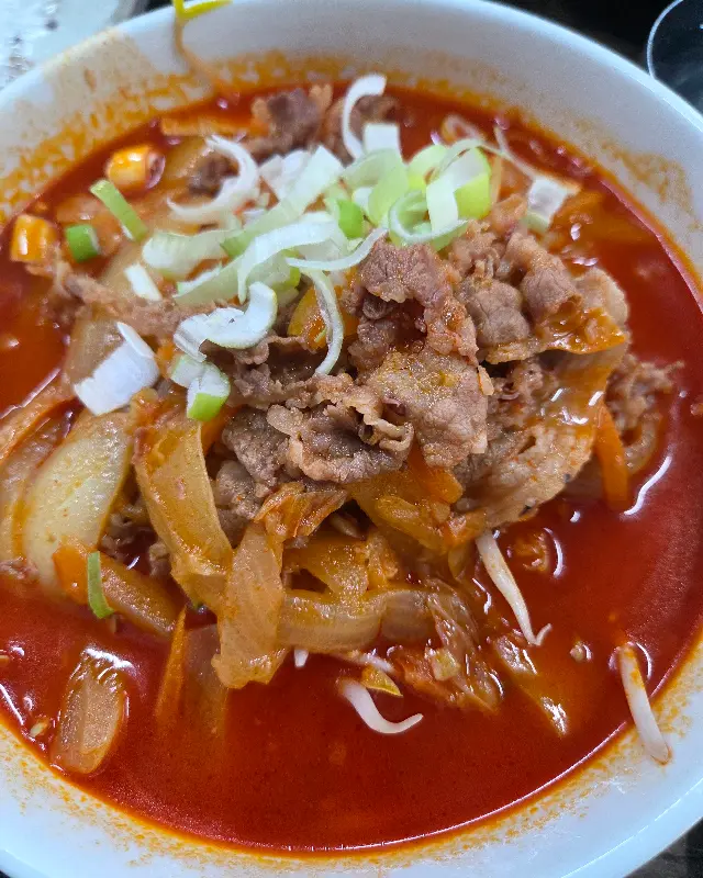 탱글탱글한 굴이 듬뿍 들어간 굴짬뽕